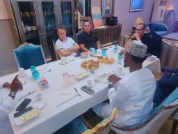 DINER OFFERT PAR LE PRESIDENT BAYE CISS LA RYAD, SA RESIDENCE PRIVEE A SON EXCELLENCE L'AMBASSADEUR D'ALGERIE